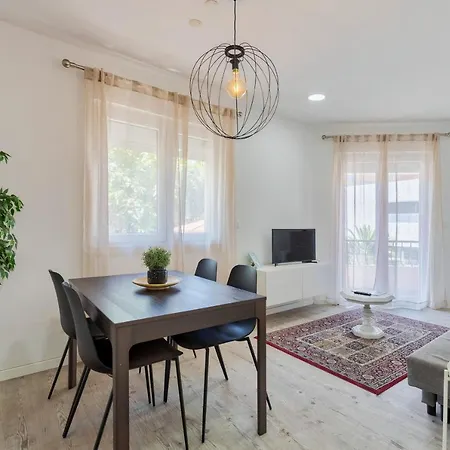 Apartment Downtown Garden Setubal