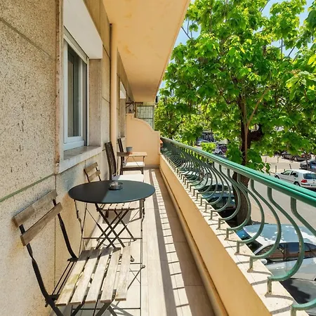 Downtown Garden Apartment Setubal