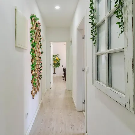Downtown Garden Apartment Setubal